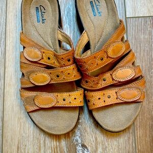 Clarks Women's Brown Strappy Sandals